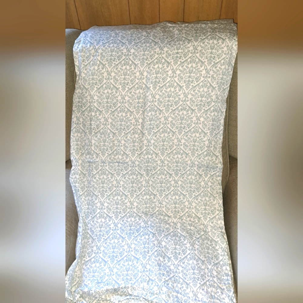 Raymond Waites Full Size Flat Sheet  100% Cotton White Blue Demask Soft Nice!
